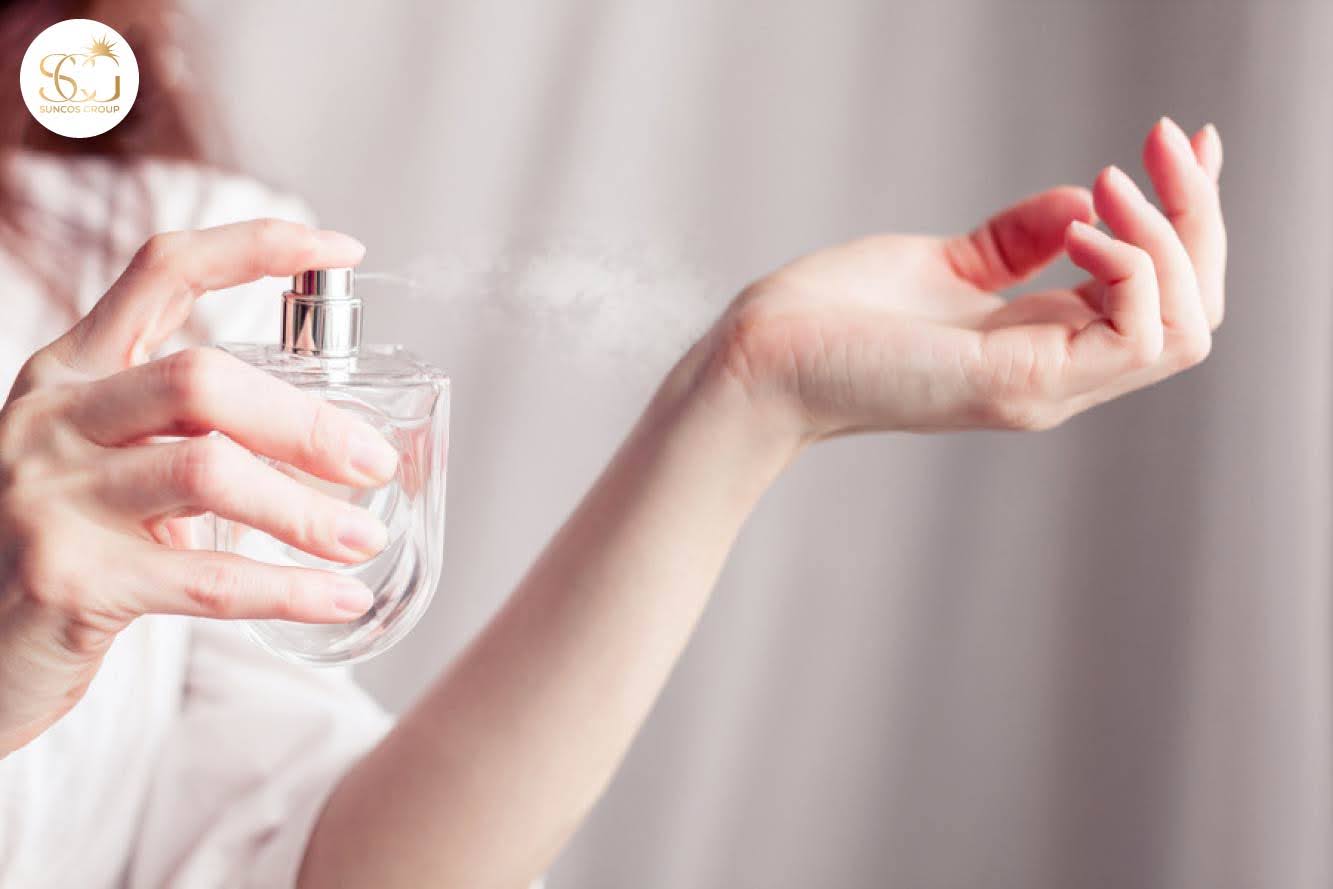 xịt nước hoa đúng cách